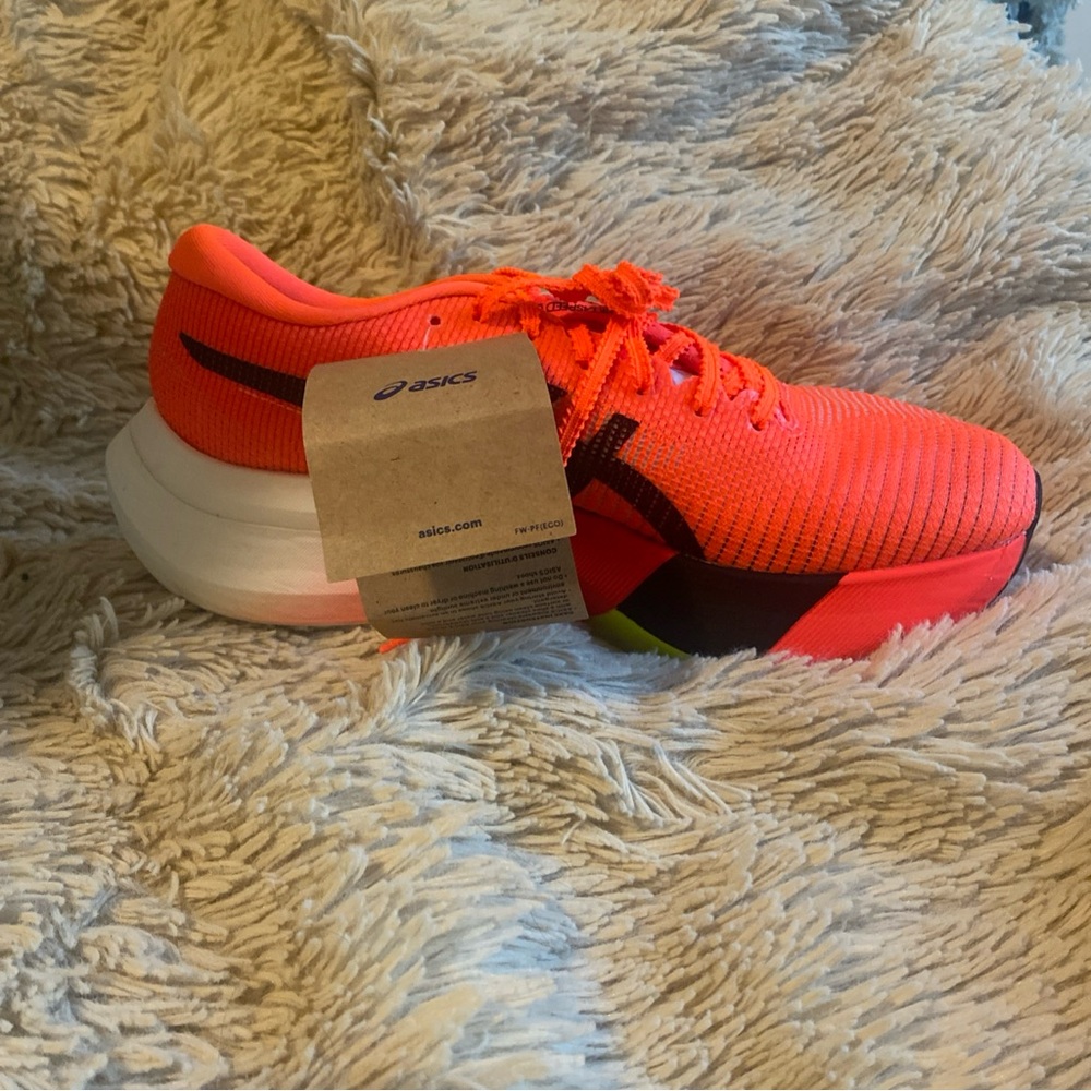 NWT Asics Bright Orange and black carbon plated trail running Shoes